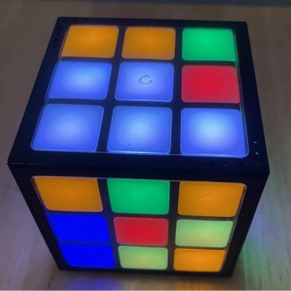 RARE RUBIKS INTERACTIVE TOUCH CUBE